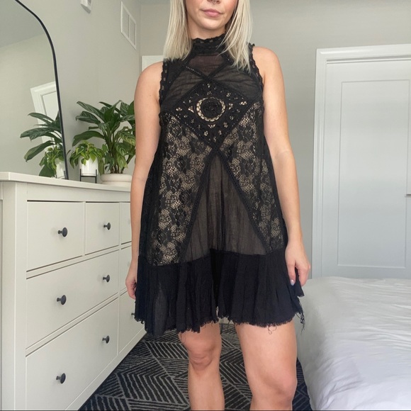 Black lace mini dress - Picture 1 of 8